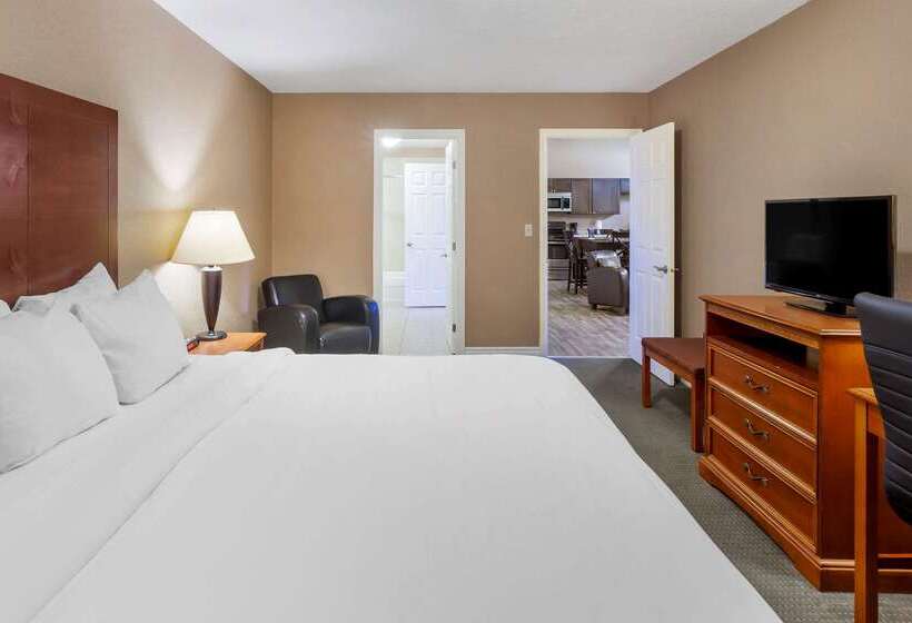 Отель Comfort Inn & Suites Thousand Islands Harbour District