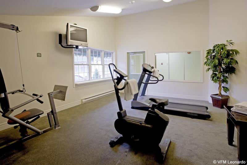 Отель Comfort Inn & Suites Thousand Islands Harbour District