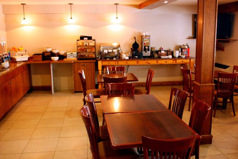 هتل Country Inn & Suites By Radisson, Saskatoon, Sk