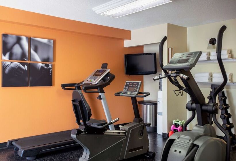 هتل Country Inn & Suites By Radisson, Winnipeg, Mb