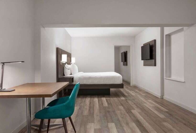 هتل Days Inn By Wyndham Saint John