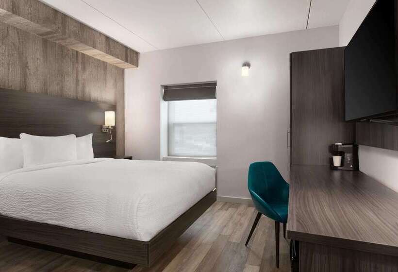 هتل Days Inn By Wyndham Saint John