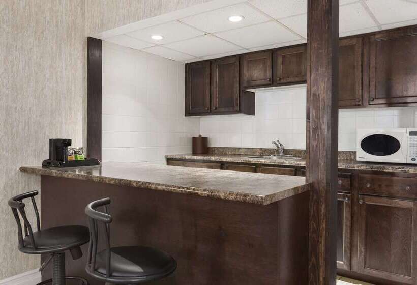בית מלון כפרי Days Inn By Wyndham Bridgewater Conference Center