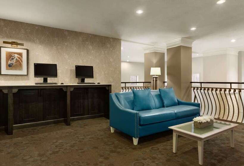 בית מלון כפרי Days Inn & Suites By Wyndham Brandon