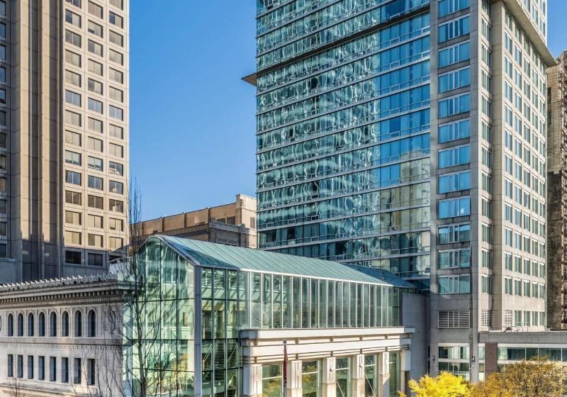 Delta Hotels By Marriott Vancouver Downtown Suites