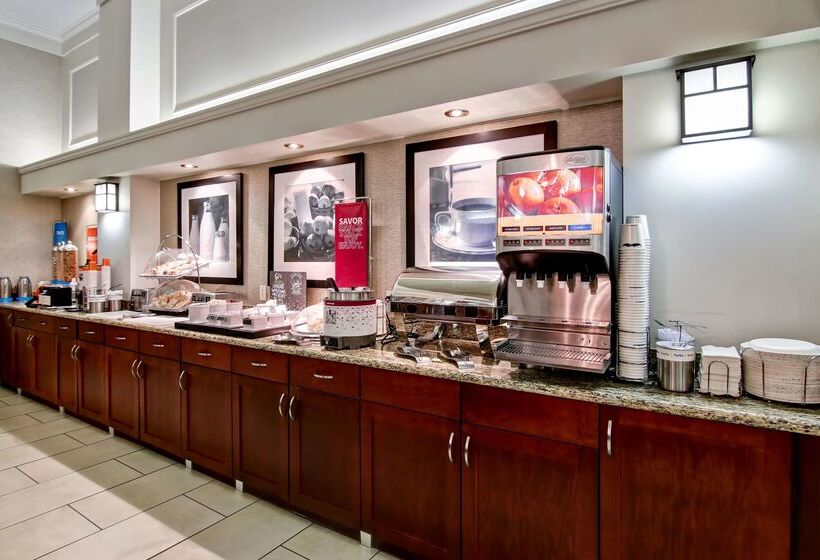 בית מלון כפרי Hampton Inn & Suites By Hilton Calgary Airport
