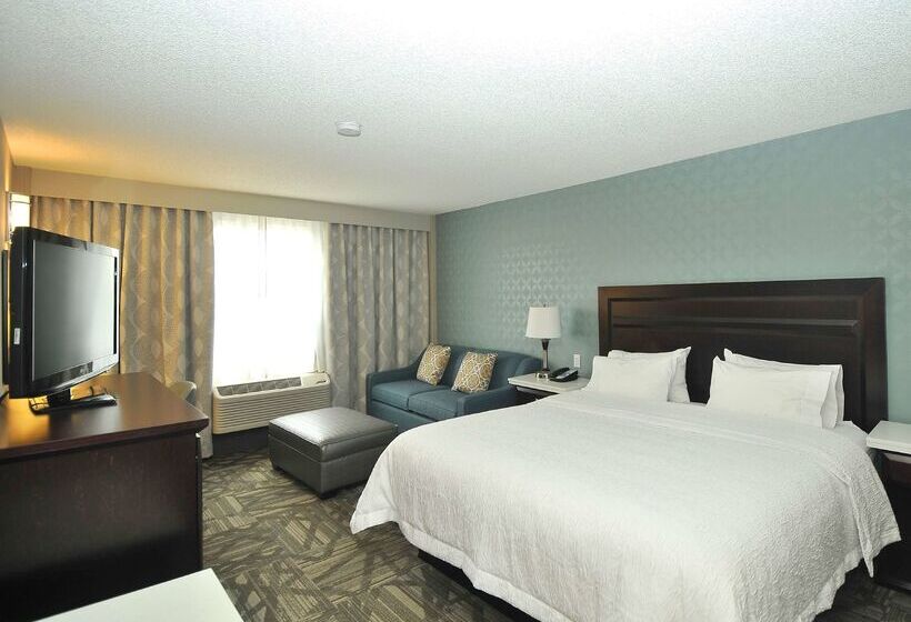 בית מלון כפרי Hampton Inn & Suites By Hilton Calgary Airport