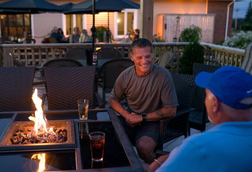 فندق Maritime Inn Port Hawkesbury