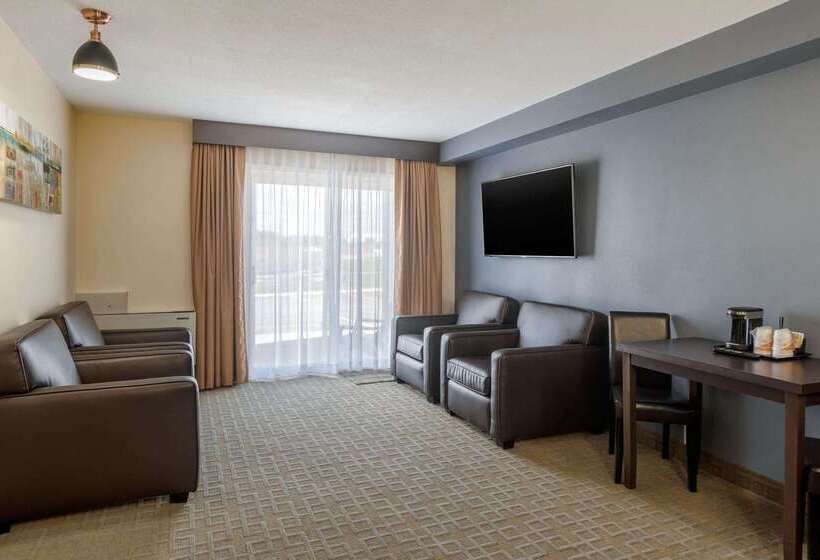هتل Quality Inn & Suites