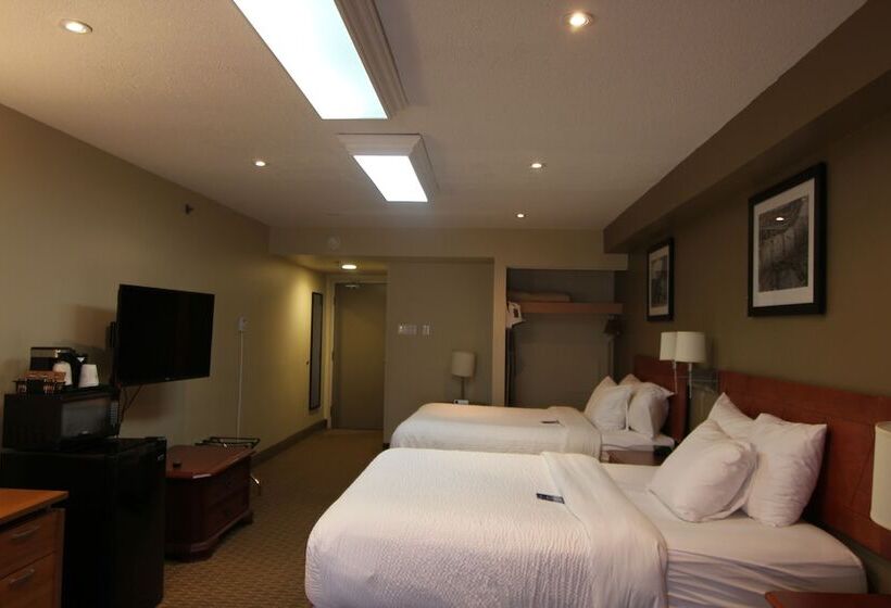 هتل Travelodge Suites By Wyndham Moncton