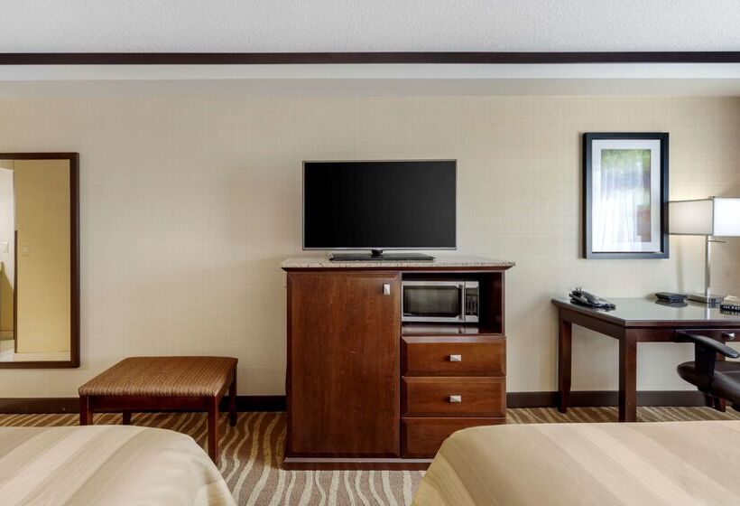 בית מלון כפרי Best Western Plus Edmonton Airport