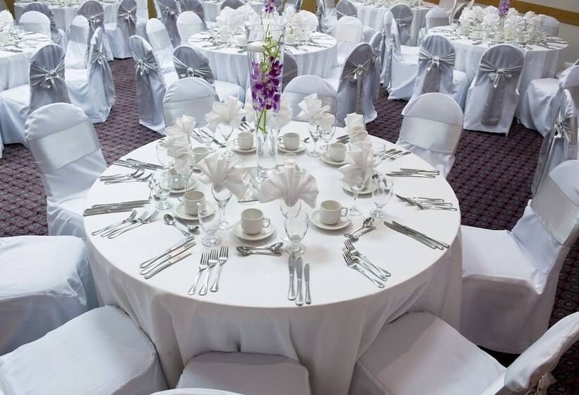 فندق Doubletree By Hilton Kelowna