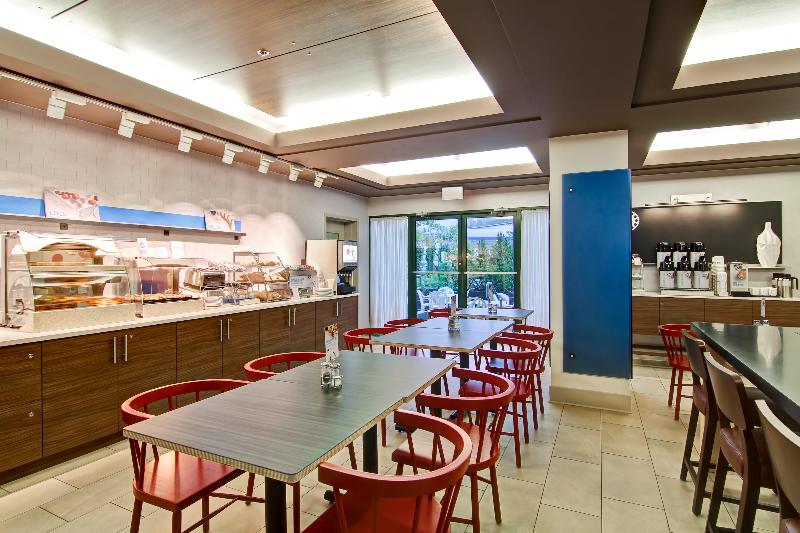 هتل Holiday Inn Express Kamloops, An Ihg