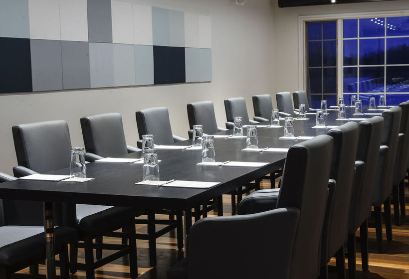 ホテル Hôtel Les Trois Tilleuls