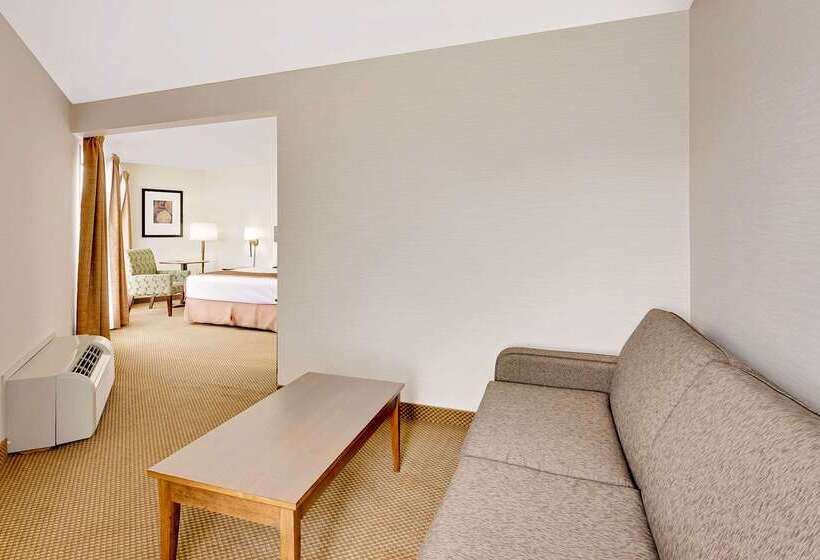 هتل Ramada By Wyndham Kamloops