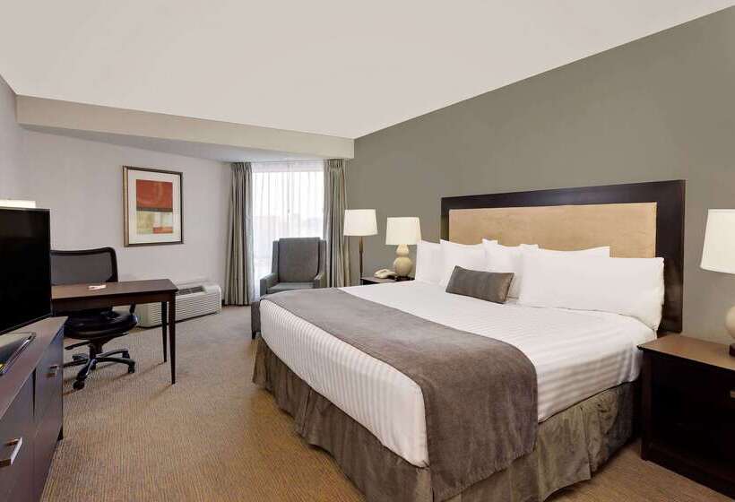 هتل Ramada By Wyndham Kamloops