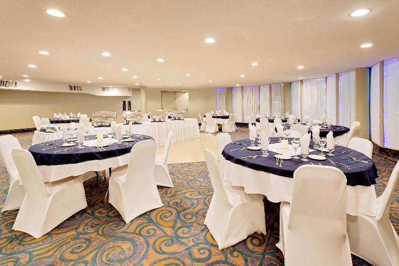 هتل Ramada By Wyndham Kamloops