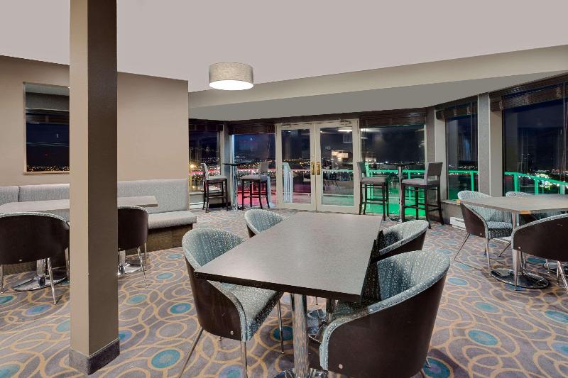 هتل Ramada By Wyndham Kamloops
