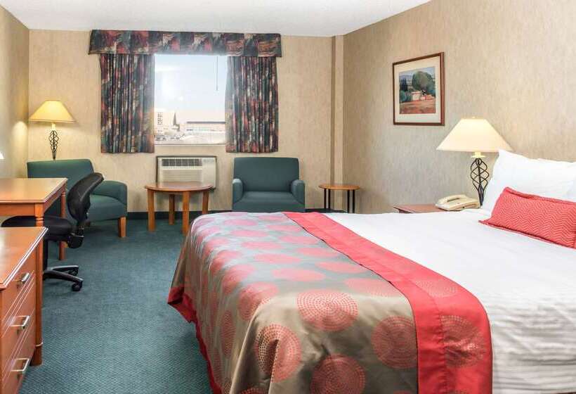 هتل Ramada By Wyndham Saskatoon