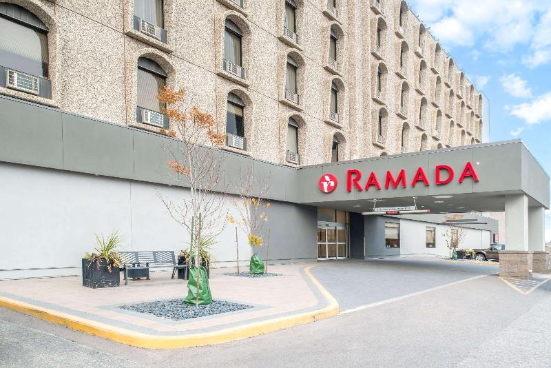 هتل Ramada By Wyndham Saskatoon