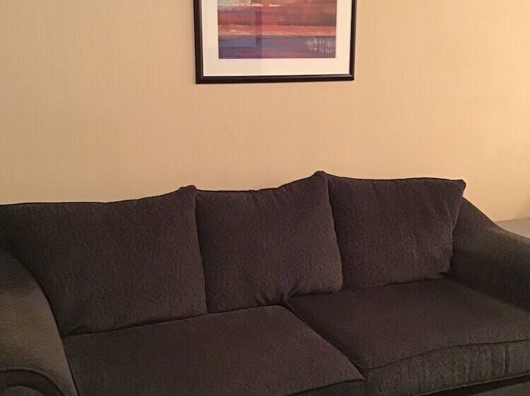 בית מלון כפרי Ramada By Wyndham Williams Lake