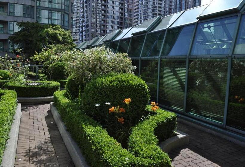هتل Rosedale On Robson Suite