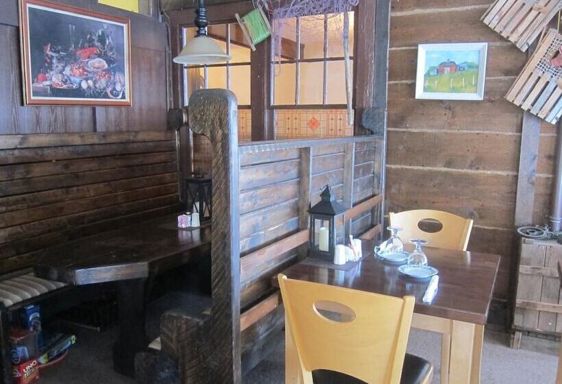 בית מלון כפרי Salmon River Country Inn