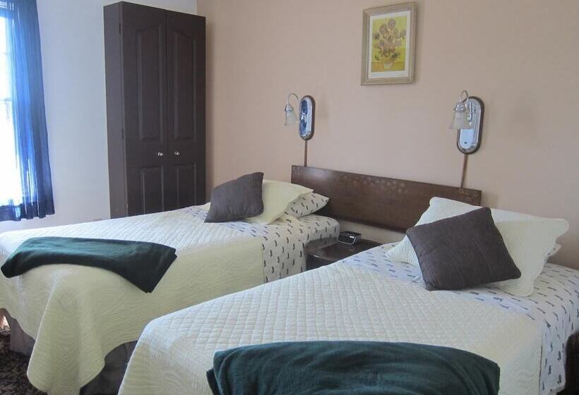 בית מלון כפרי Salmon River Country Inn