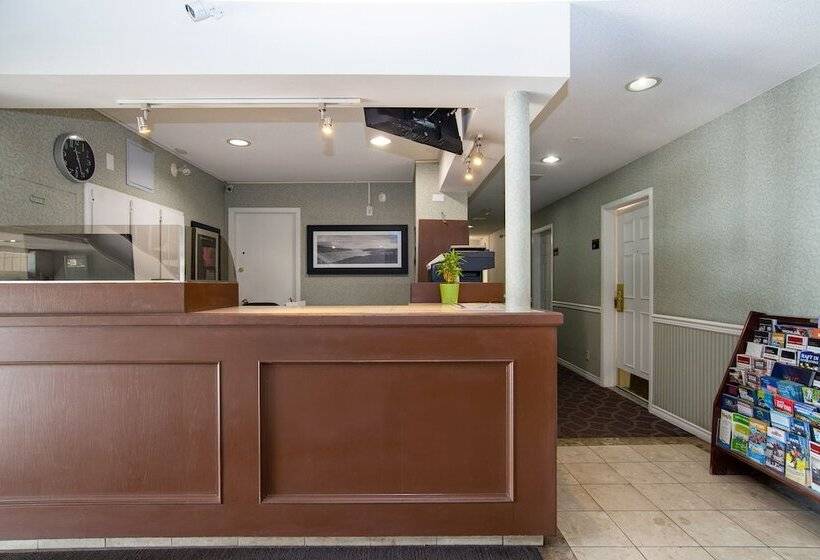 هتل Sandman Inn Kamloops