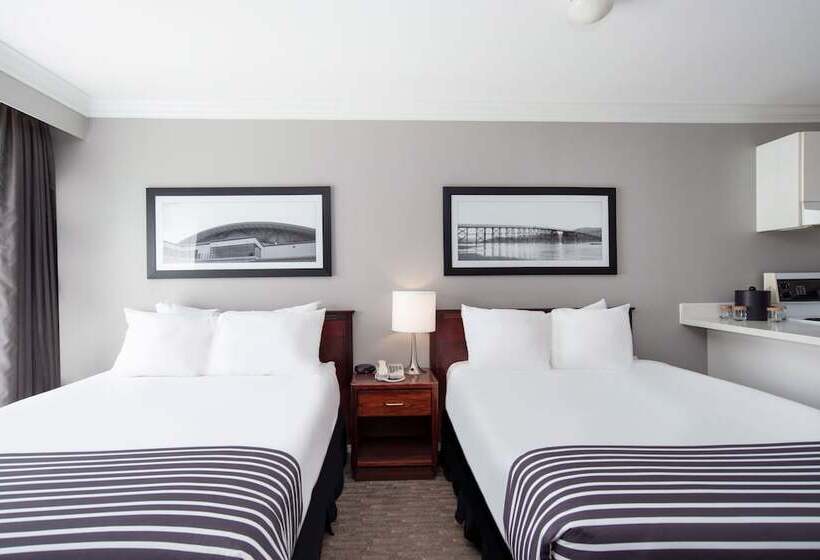 هتل Sandman Inn Kamloops