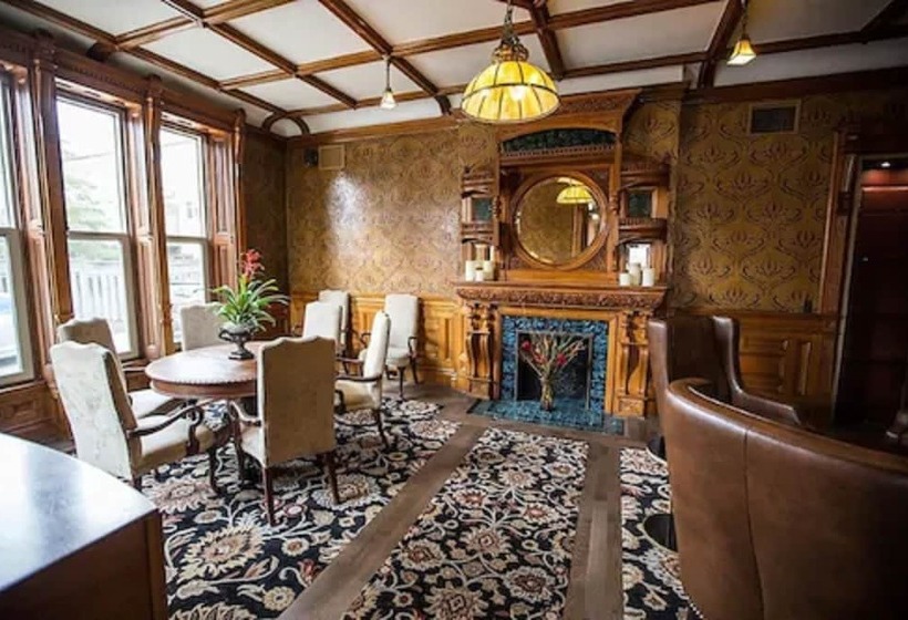 فندق Idlewyld Inn & Spa