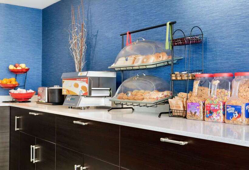 هتل Travelodge By Wyndham Windsor