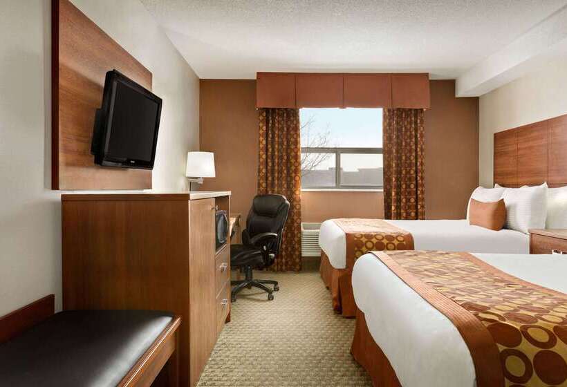 هتل Travelodge By Wyndham Windsor