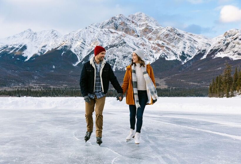 استراحتگاه Pyramid Lake Lodge