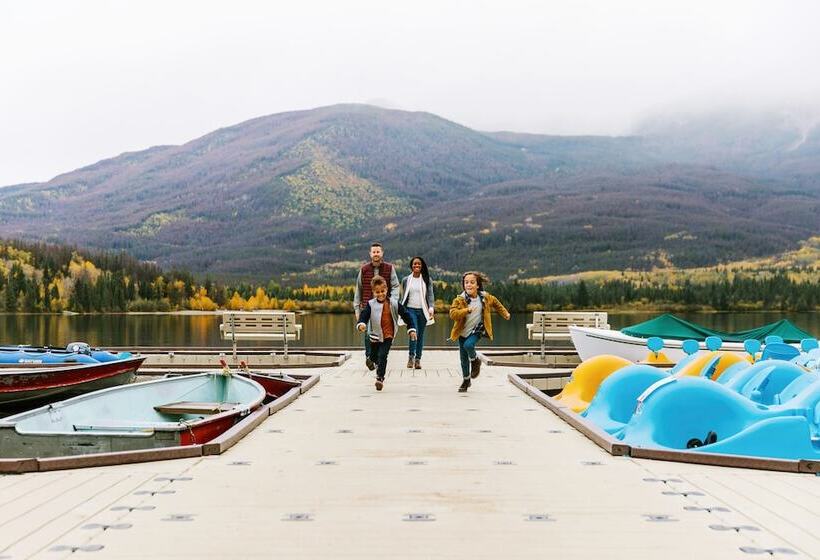 استراحتگاه Pyramid Lake Lodge