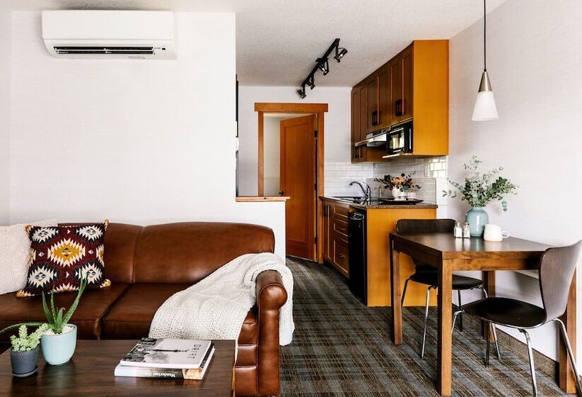 استراحتگاه Pyramid Lake Lodge