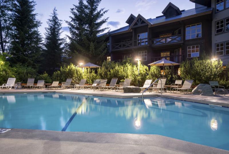 اقامتگاه Blackcomb Springs Suites By Clique