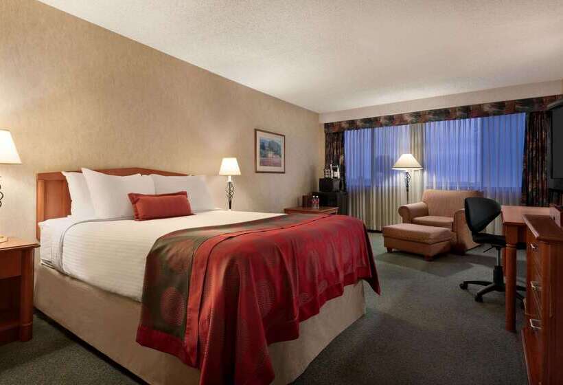 استراحتگاه Ramada Plaza By Wyndham Regina Downtown