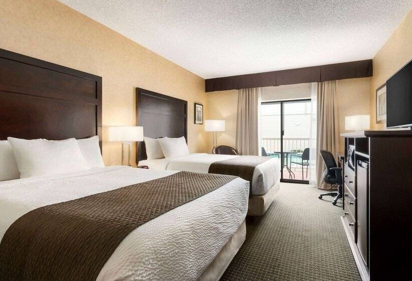 בית מלון כפרי Days Inn By Wyndham Cranbrook Conference Centre