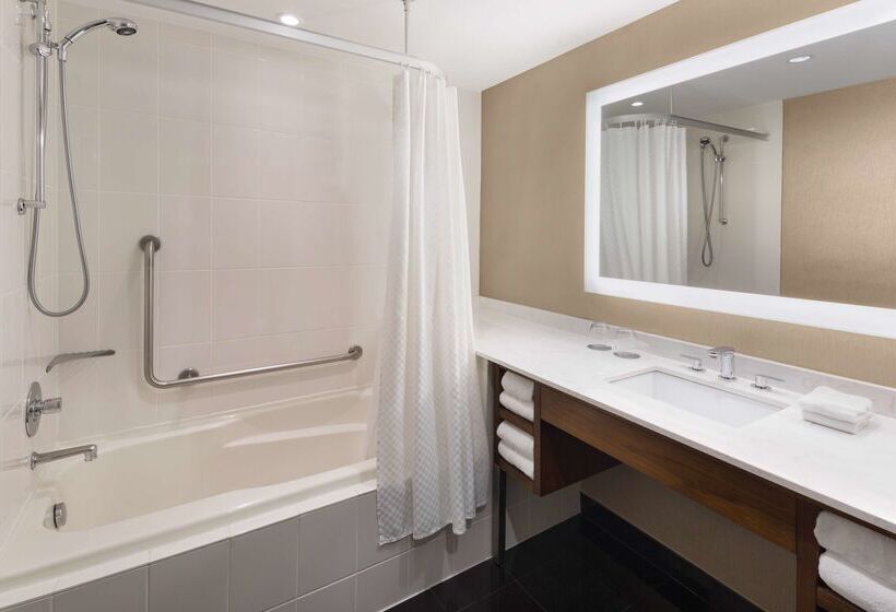 هتل Hilton Vancouver Downtown