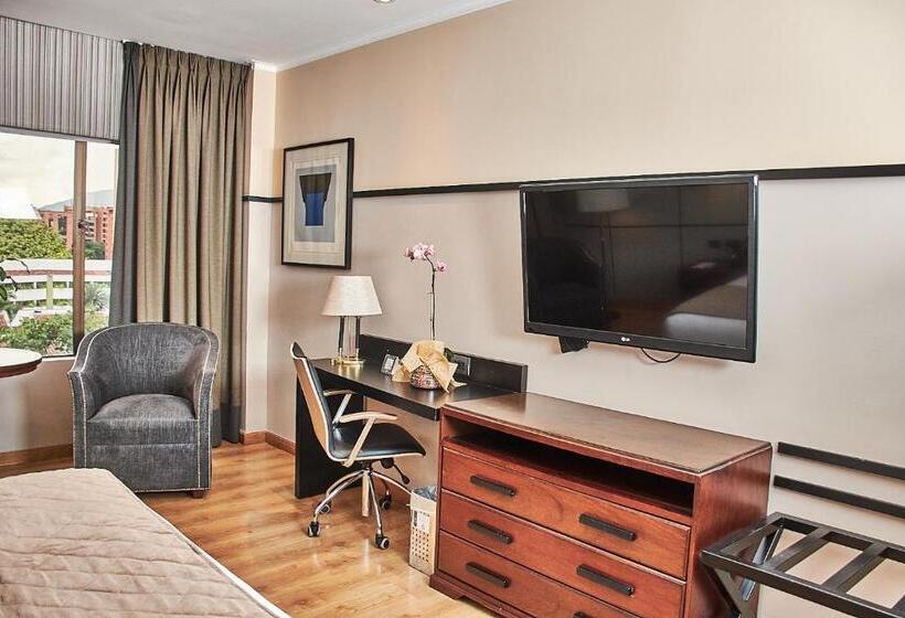 هتل Poblado Plaza