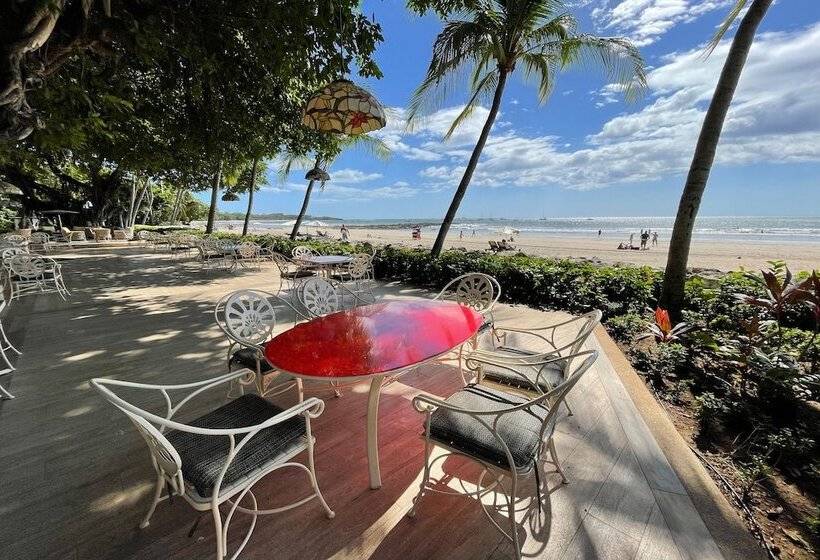 هتل Tamarindo Diria Beach Resort