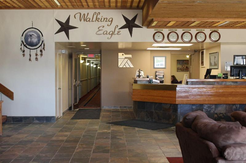 Отель Walking Eagle Inn & Lodge
