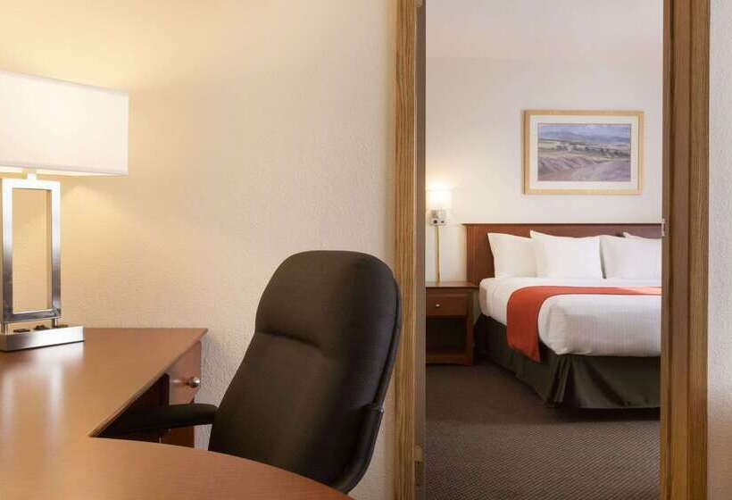 מוטל Super 8 By Wyndham Drayton Valley
