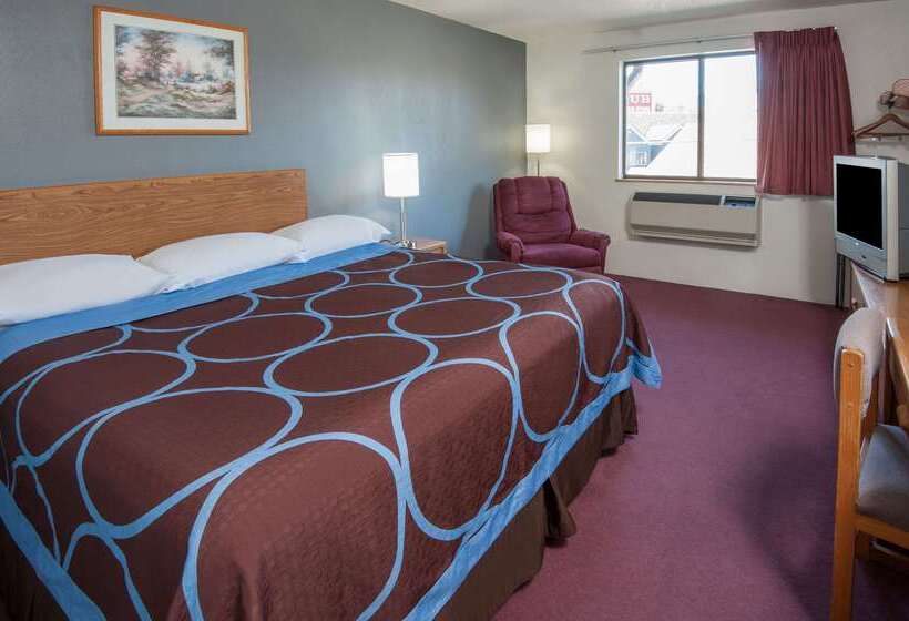 فندق على الطريق Super 8 By Wyndham Salmon Arm