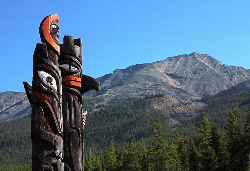 استراحتگاه Sunwapta Falls Rocky Mountain Lodge