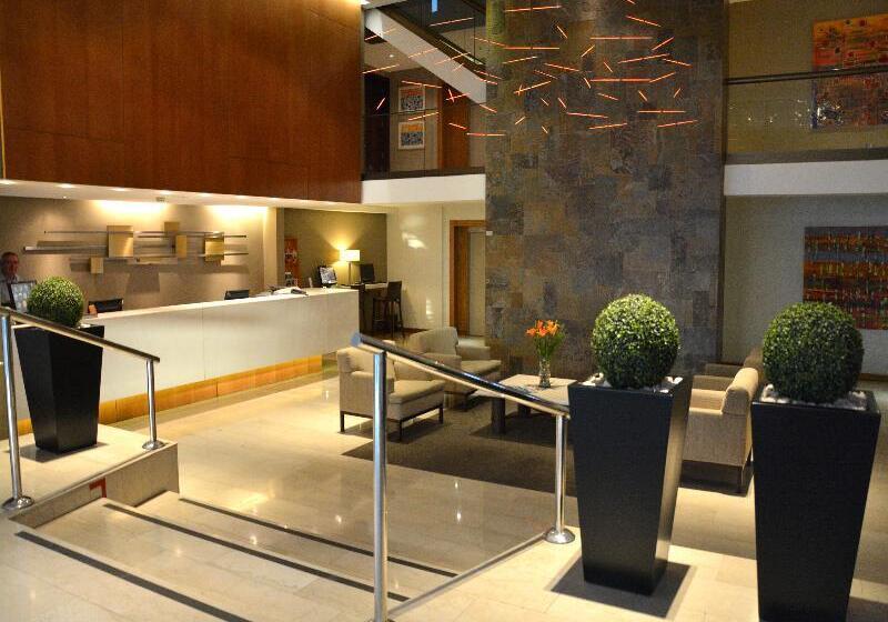 هتل Director Vitacura