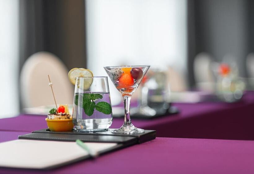 Otel Holiday Inn Wuhan Riverside, An Ihg