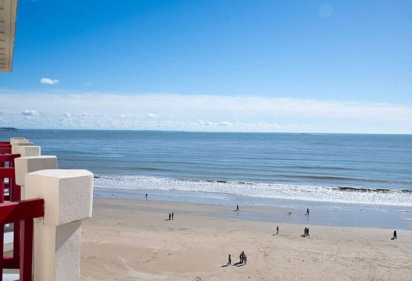 בית מלון כפרי Mercure La Baule Majestic