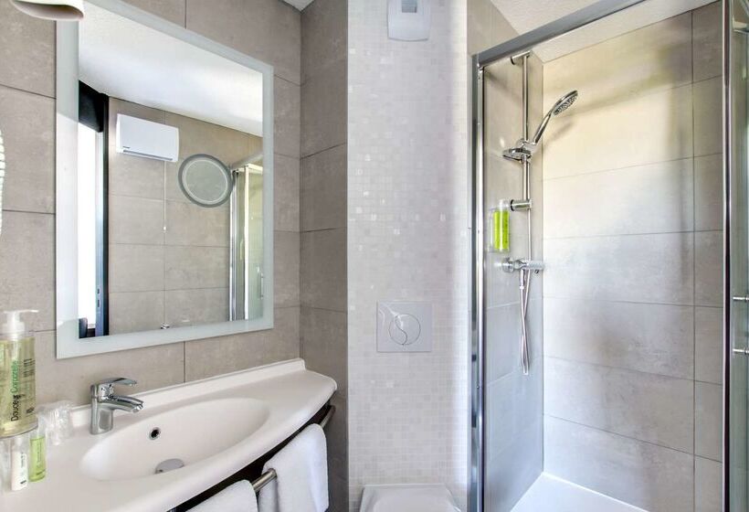 Brit Hotel Reims La Neuvillette